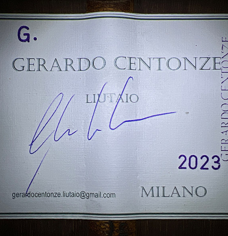 The label of a 2023 Gerardo Centonze classical guitar made of cedar and African rosewood
