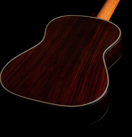 The back and sides of a 2024 Gerardo Centonze classical guitar made of spruce and Indian rosewood
