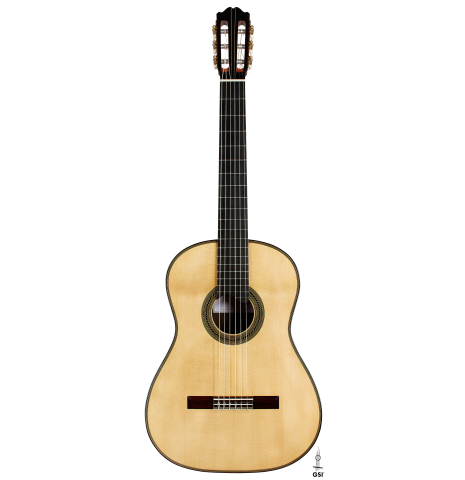 The front of a 2024 Gerardo Centonze classical guitar made of spruce and Indian rosewood