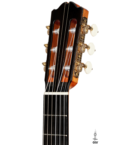 The headstock of a 2024 Gerardo Centonze classical guitar made of spruce and Indian rosewood