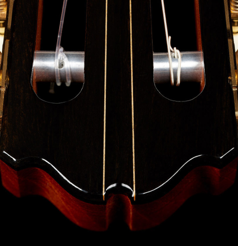 The headstock veneer inlay of a 2024 Gerardo Centonze classical guitar made of spruce and Indian rosewood