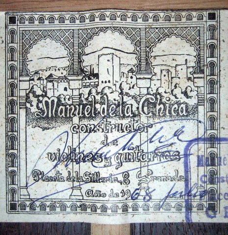 The label of a 1968 Manuel de la Chica classical guitar made with spruce and CSA rosewood.