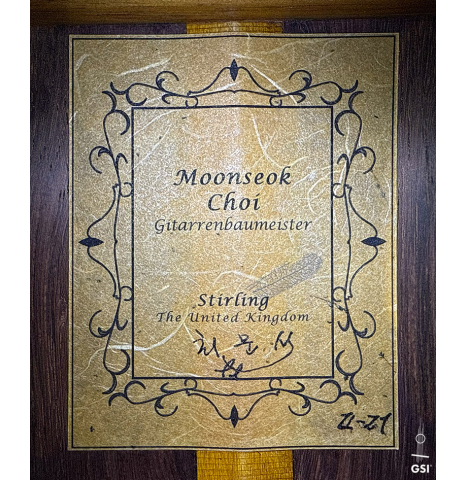 The label of a 2025 Moonseok Choi classical guitar made of cedar and African rosewood