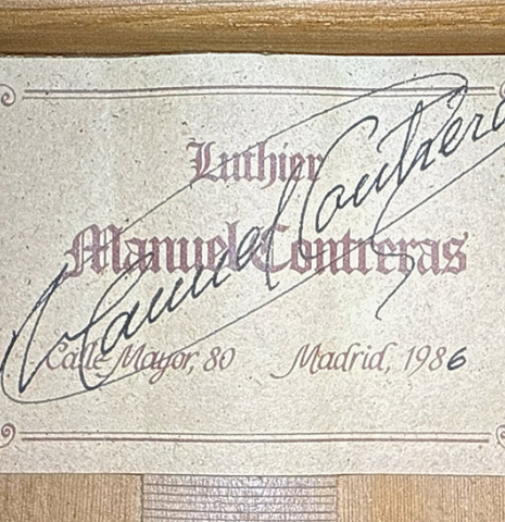 The label of a 1986 Manuel Contreras "Double Top" classical guitar made of spruce and CSA rosewood