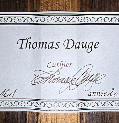 The label of a 2023 Thomas Dauge classical guitar made of spruce and Indian rosewood