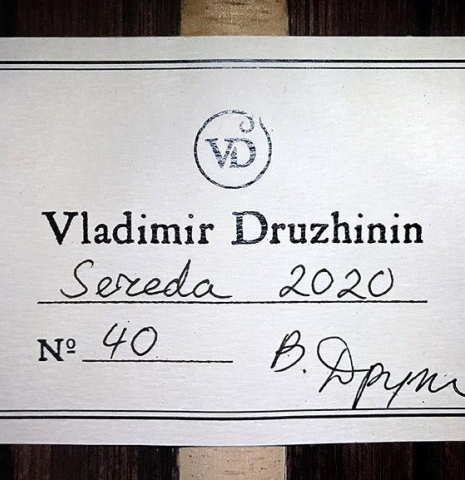 The label of a 2020 Vladimir Druzhinin classical guitar made of cedar and African rosewood