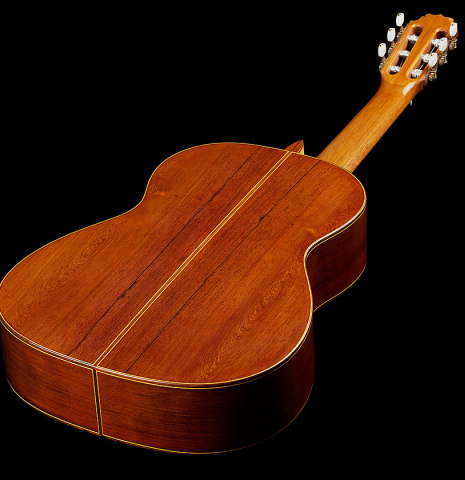 The back and sides of a 2025 Vladimir Druzhinin classical guitar made of spruce and African rosewood