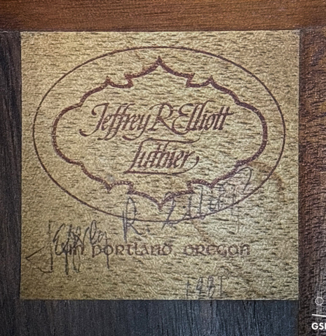 The label of a 1981 Jeffrey Elliott classical guitar made of spruce and CSA rosewood