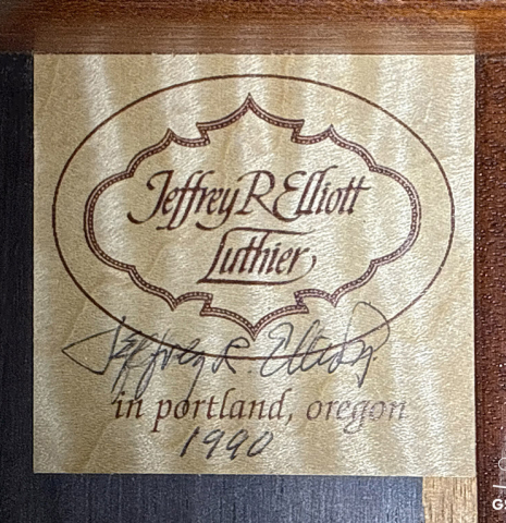 The label of a 1990 Jeffrey Elliott classical guitar made of spruce and African blackwood
