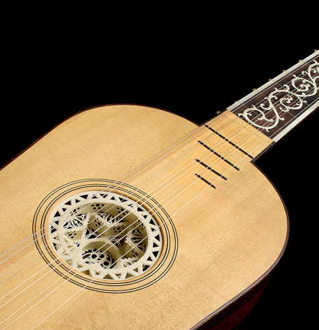 The soundboard of a 2007 Lucian Faria "Baroque Guitar" made of spruce and CSA rosewood