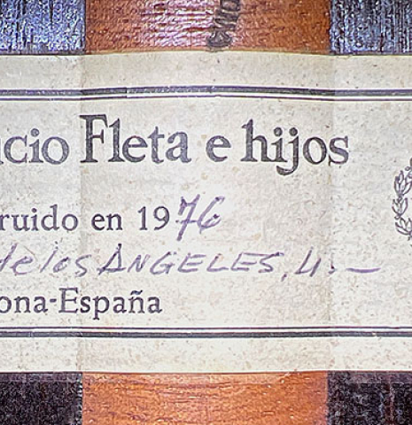 The label of a 1976 Ignacio Fleta (ex Craig H. Russell) Classical Guitar made with cedar and Indian rosewood