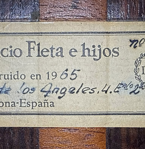 The label of a 1965 Ignacio Fleta classical guitar made of spruce and Indian rosewood