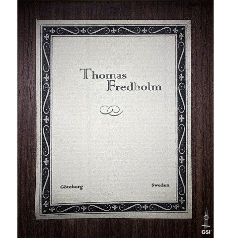 The label of a 2011 Thomas Fredholm "7-string" classical guitar (ex John Dearman) made of spruce and Indian rosewood