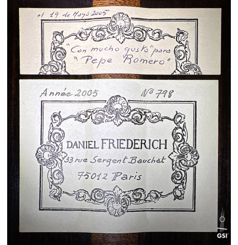 The label of a 2005 Daniel Friederich classical guitar (Romero collection) made of cedar and Indian rosewood