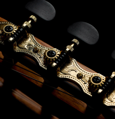 The headstock and tuning machines of a 2025 Liuteria Frignani "1915 Enrique Garcia" classical guitar made of spruce and Indian rosewood