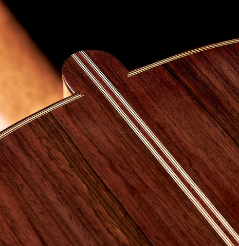The back, heel and centerseam purfling of a 2023 Hironori Fukuda classical guitar made with spruce and CSA rosewood