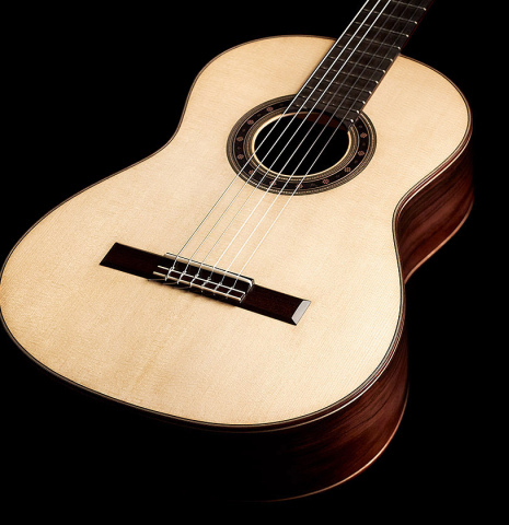 The soundboard and sides of a 2023 Hironori Fukuda classical guitar made with spruce and CSA rosewood
