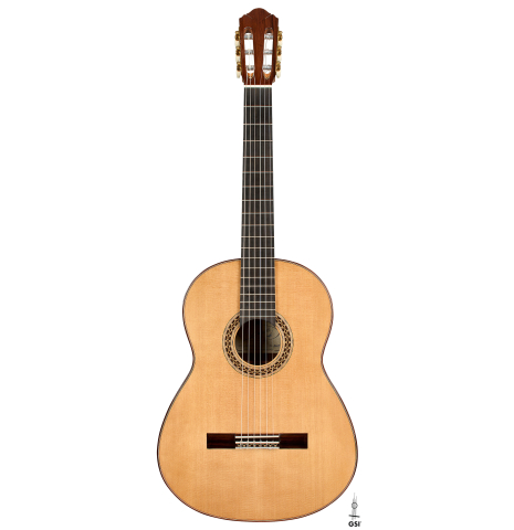 The front of a 2025 Darío García classical guitar made of sitka spruce and Indian rosewood