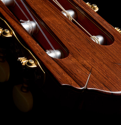 The headstock and tuning machines of a 2025 Darío García classical guitar made of sitka spruce and Indian rosewood