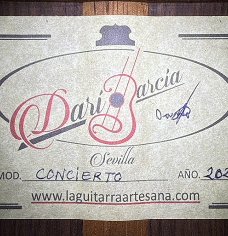 The label of a 2025 Darío García classical guitar made of sitka spruce and Indian rosewood