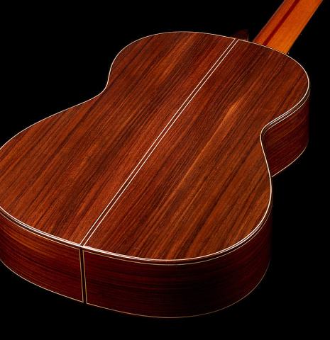 The back and sides of a 2023 Francisco Navarro Garcia classical guitar made of spruce and Indian rosewood