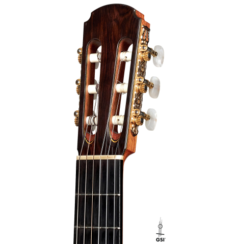 The headstock of a 1991 Gioachino Giussani classical guitar made of spruce and maple.
