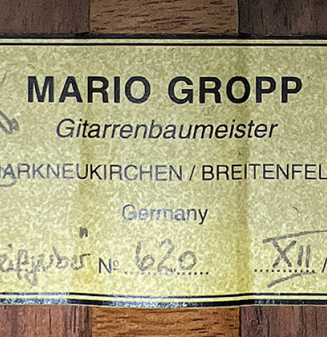 The label of a 2019 Mario Gropp &quot;Weissgerber&quot; made of spruce and exotic ebony