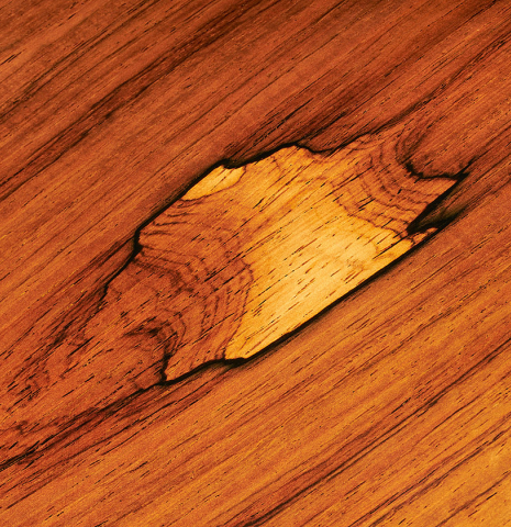 The sapwood contrasts in the back of 2024 Henner Hagenlocher "640" classical guitar made of spruce and CSA rosewood