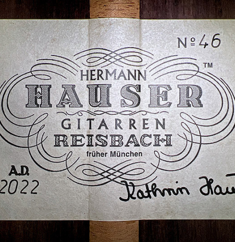 The label of a 2022 Kathrin Hauser &quot;Segovia&quot; classical guitar made of spruce and Indian rosewood.