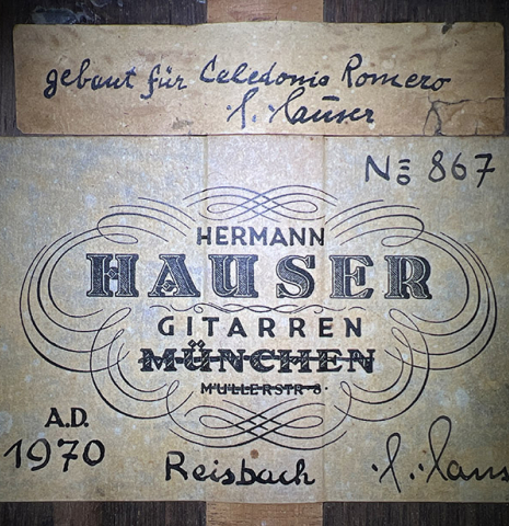 The label of a 1970 Hermann Hauser II CD/CSAR previously owned by classical guitarist Celedonio Romero