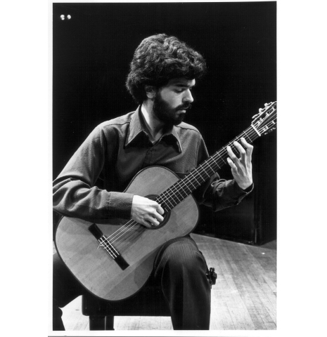 Sergio Abreu in concert on this 1952 Hermann Hauser I SP/CSAR (ex Sergio Abreu) made with spruce and CSA rosewood
