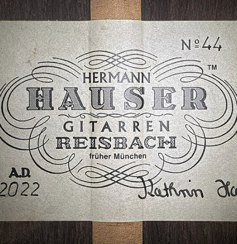 The label of a 2022 Kathrin Hauser "Segovia" classical guitar made of spruce and CSA rosewood