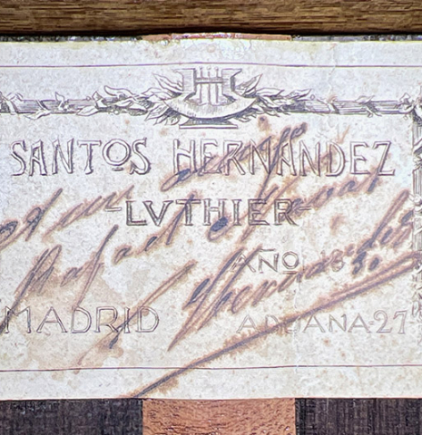 The label of a 1930 Santos Hernandez Spanish vintage classical guitar made with spruce top and CSA rosewood. 