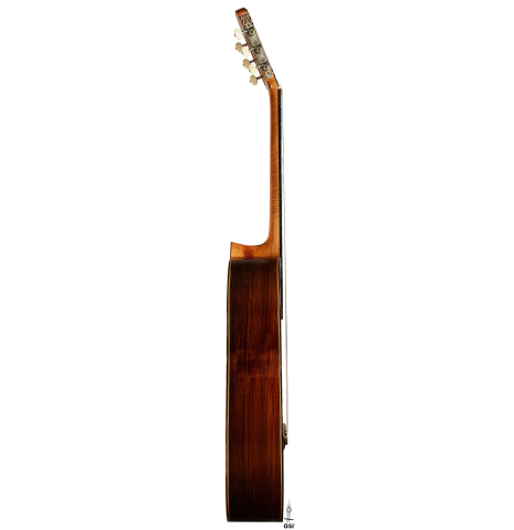 The side of a 1931 Santos Hernandez classical guitar made of spruce and CSA rosewood (ex David Gómez Tárrega)