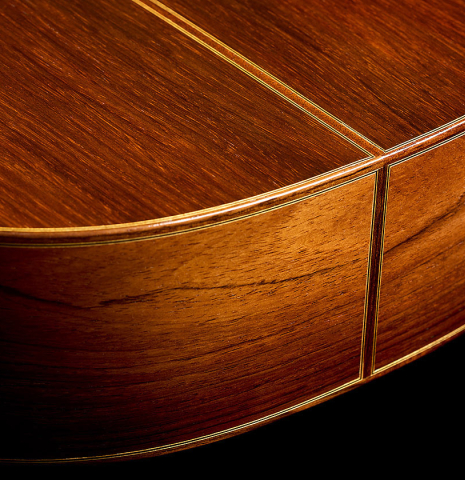 Back and sides at the foot of a 2025 Kenny Hill "Torres 640" classical guitar made of spruce and CSA rosewood
