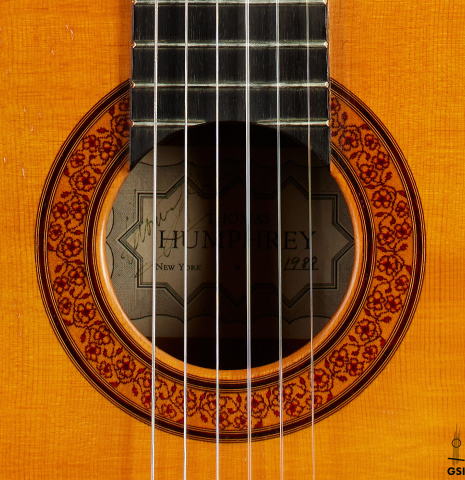 The rosette of a 1988 Thomas Humphrey "pre-Millenium" classical guitar made of spruce and CSA rosewood
