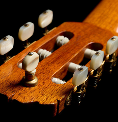 The back of the headstock of a 1988 Thomas Humphrey "Millennium 7-string" classical guitar made of spruce and CSA rosewood (ex John Dearman)
