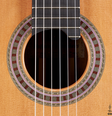 The rosette of a 2024 Wolfgang Jellinghaus "Signature CD/CD" classical guitar made of cedar and Granadillo