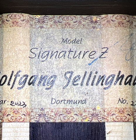 The label of a 2023 Wolfgang Jellinghaus "Signature CD/CD" CD/ZR classical guitar.