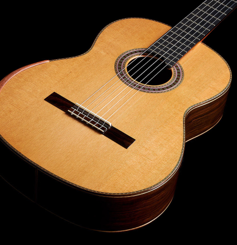 The soundboard of a 2024 Wolfgang Jellinghaus "Signature CD/CD" classical guitar made of cedar and ziricote