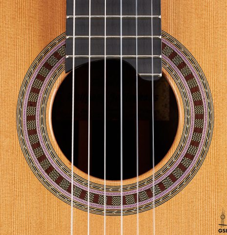 The rosette of a 2024 Wolfgang Jellinghaus "Signature CD/CD" classical guitar made of cedar and ziricote