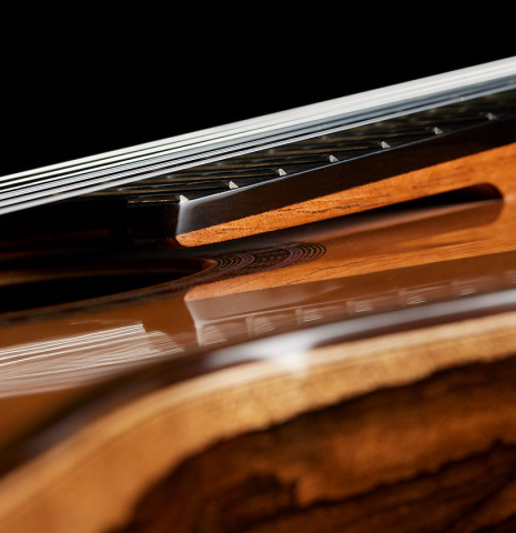 The floating fingerboard of a 2025 Wolfgang Jellinghaus "Signature CD/CD" classical guitar made of cedar and ziricote