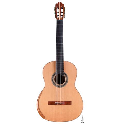 The front of a Wolfgang Jellinghaus "Signature CD/SP 640" classical guitar made of cedar and Granadillo