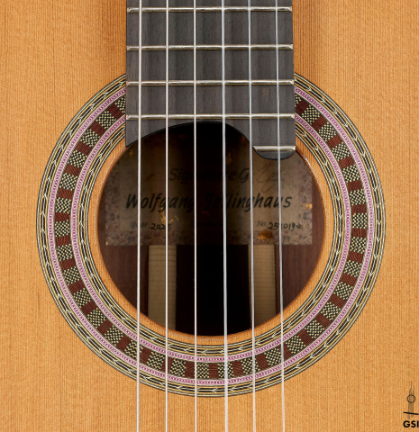 The rosette of a 2025 Wolfgang Jellinghaus "Signature CD/SP" classical guitar made of cedar/spruce and granadillo