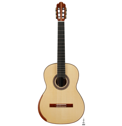 The front of a 2025 Wolfgang Jellinghaus "Signature SP/SP" classical guitar made of spruce and granadillo
