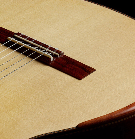 The top and bridge of a 2025 Wolfgang Jellinghaus "Signature SP/SP" classical guitar made of spruce and granadillo