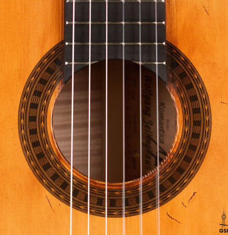 The rosette of a Wolfgang Jellinghaus "La Romantica 1a" made of spruce and maple