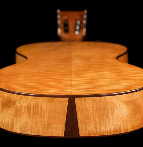 The back and sides at the foot of a Wolfgang Jellinghaus "La Romantica 1a" made of spruce and maple