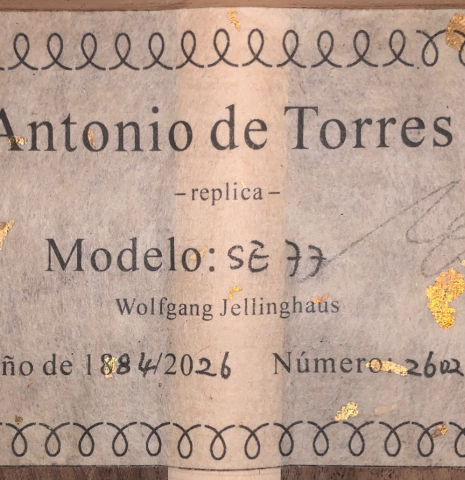 This is the label of a Wolfgang Jellinghaus "Torres 77" classical guitar made of spruce and pau ferro