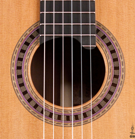 The rosette of a Wolfgang Jellinghaus "Alemana" 1a CD/CD" classical guitar made of cedar and African rosewood